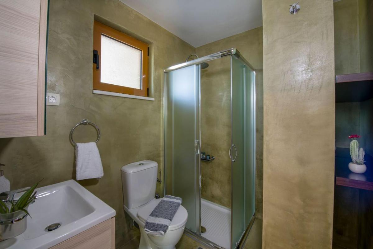 Lady Dafni With Private Heated Pool וילה *