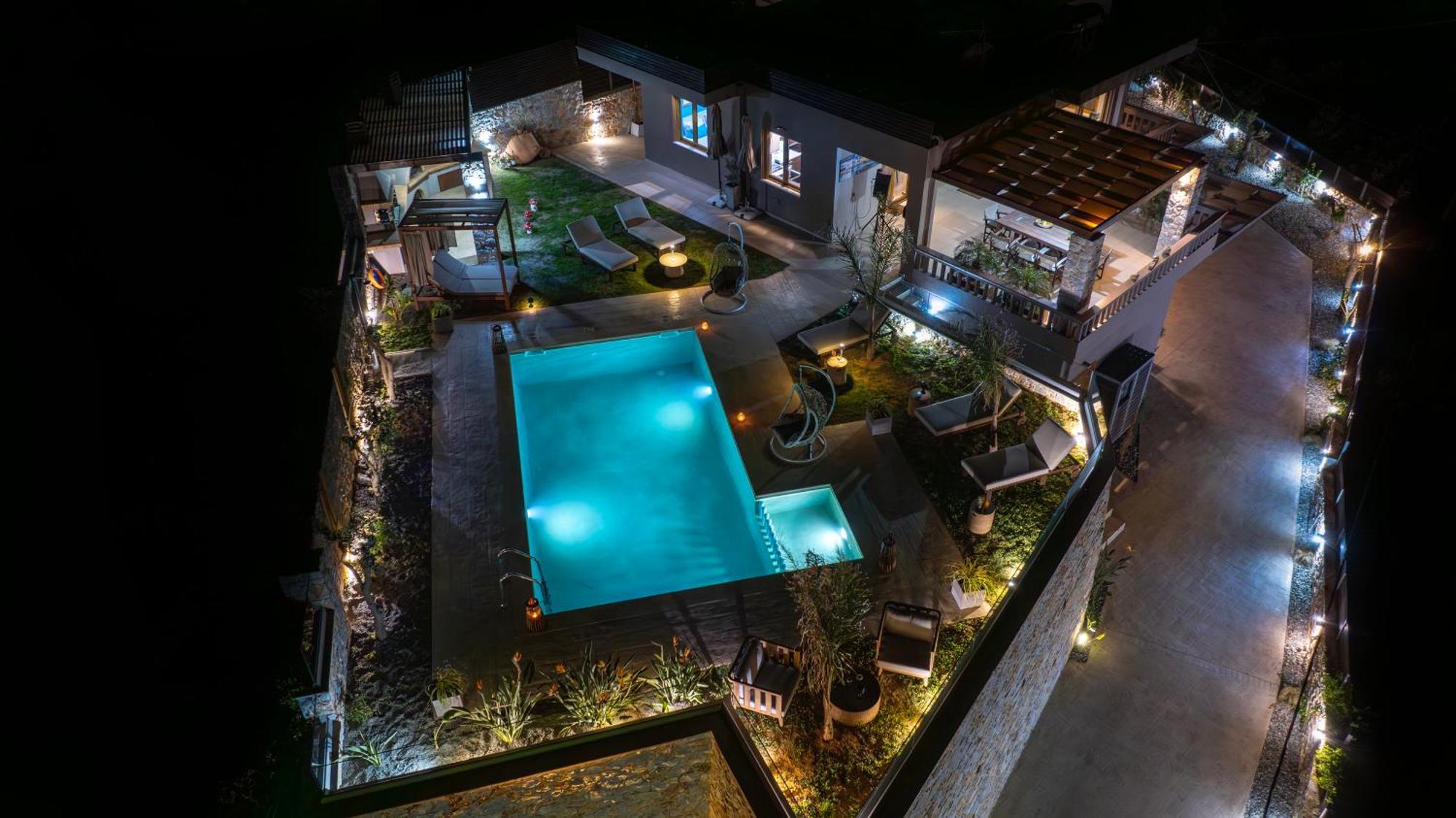 וילה Lady Dafni With Private Heated Pool