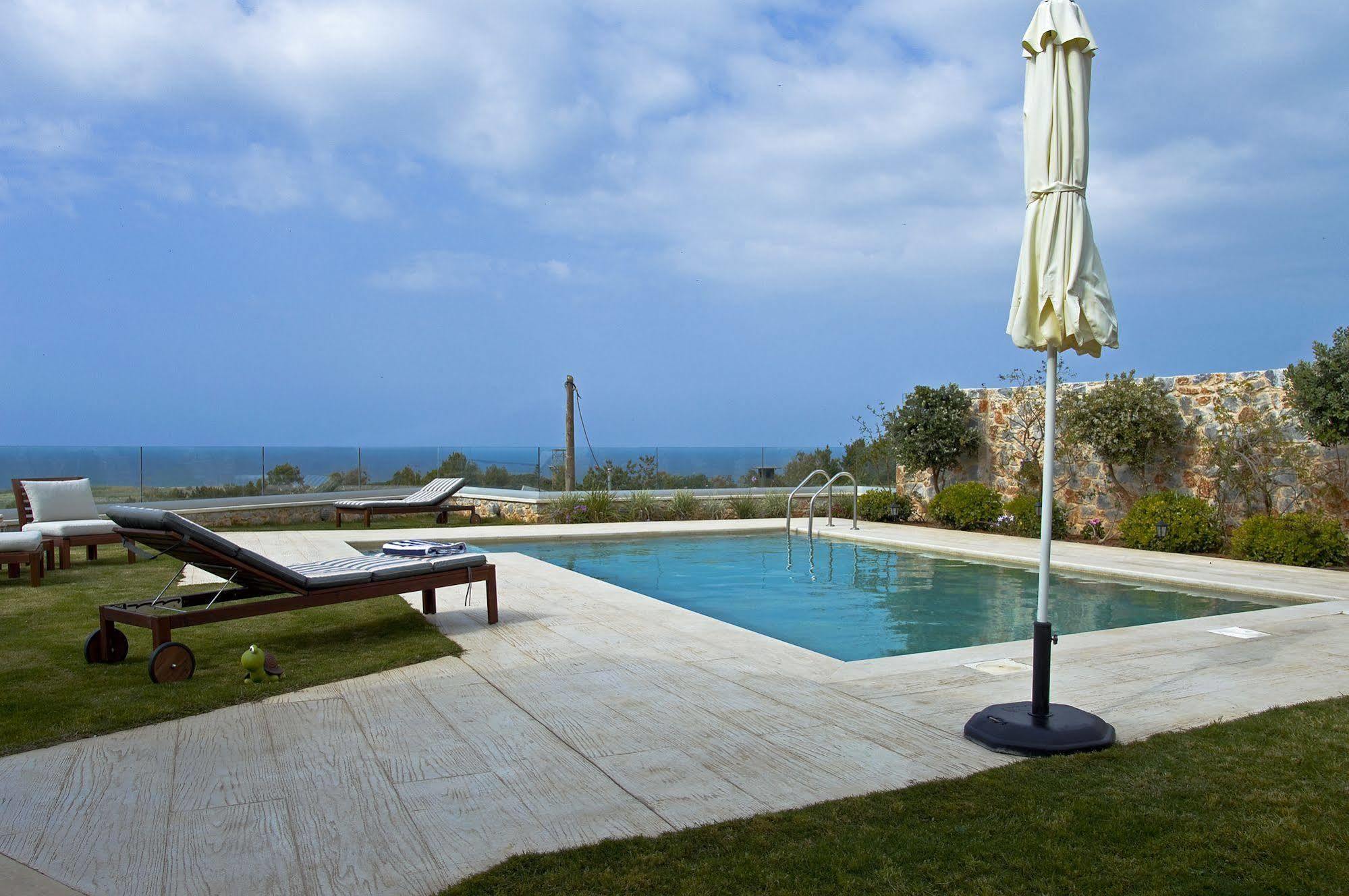 Lady Dafni With Private Heated Pool וילה